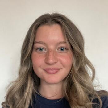 Babysitter in Bristol: Emilie