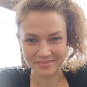 Babysitter in Pessac: Jen