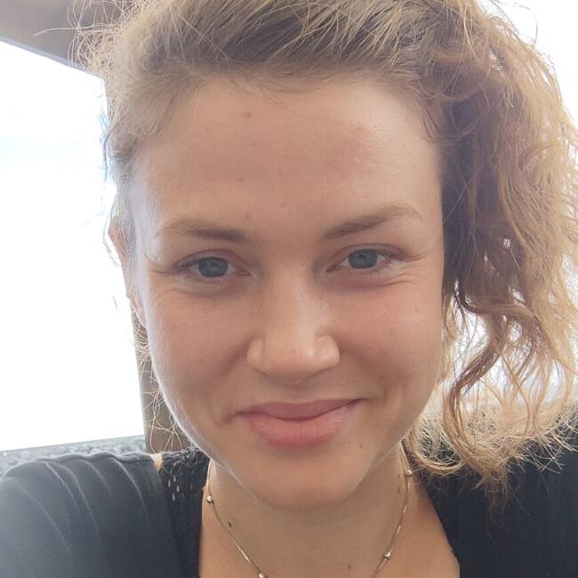 Babysitter in Pessac: Jen