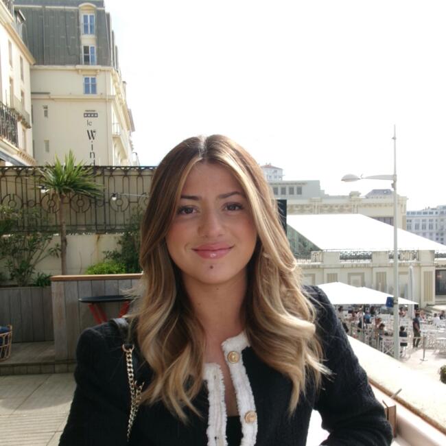 Babysitter in Anglet: Mila