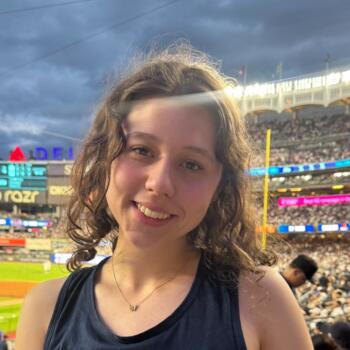 Babysitter in Roselle Park: Bella