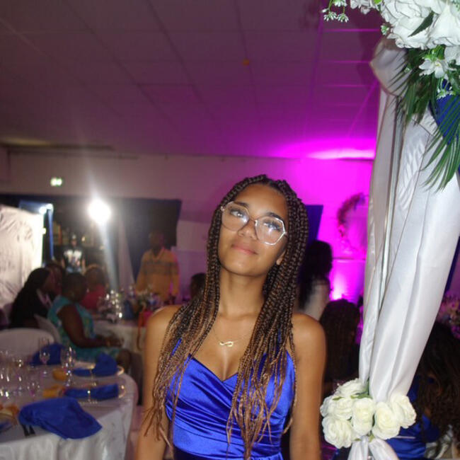 Babysitter in Bordeaux: Ines