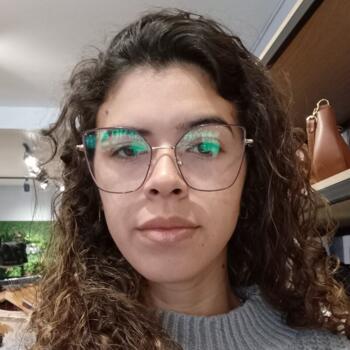 Babysitter Itajaí: Iris