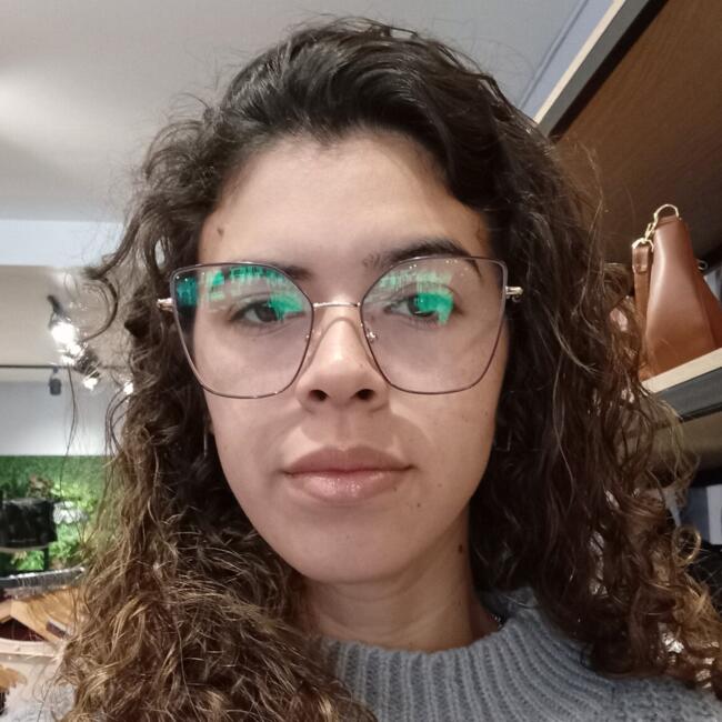 Babysitter in Itajaí: Iris