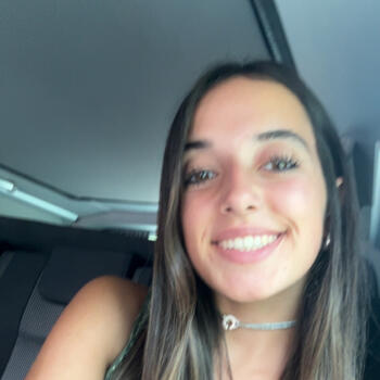 Babysitter in Bizanos: Lena