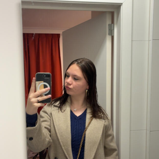 Babysitter in Bruges: Aïsha