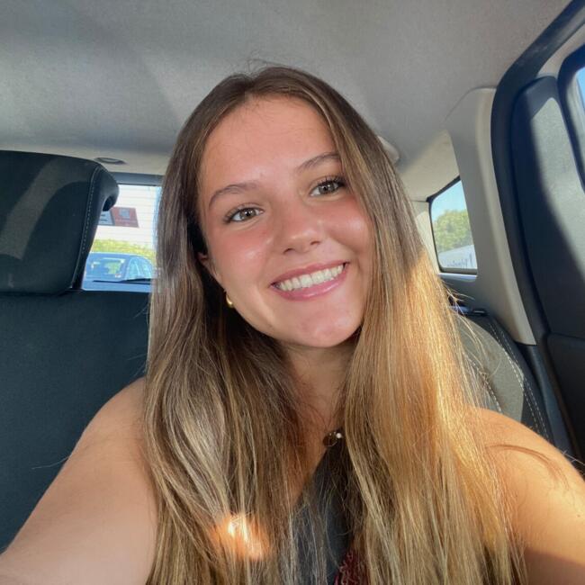 Babysitter em Almada: Laura