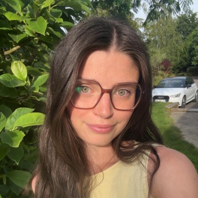 Babysitter in Noyal-Châtillon-sur-Seiche: Julie
