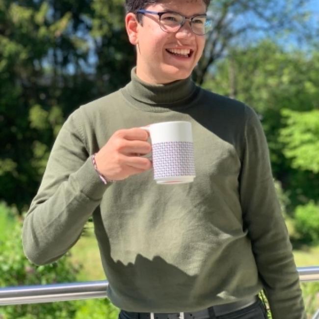 Niñera en Ell: Jogame