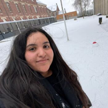 Babysitter in Paris: Imen