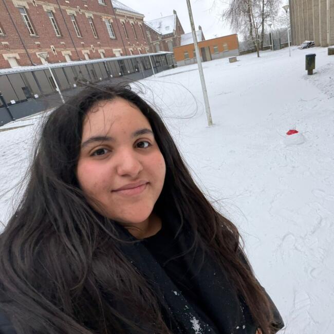 Babysitter in Paris: Imen