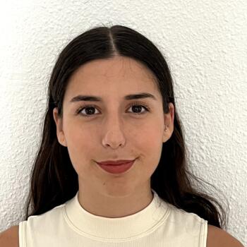 Babysitter in Elche: Cristina