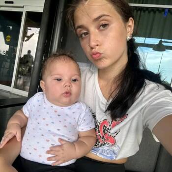 Babysitter in Monroe (Connecticut): Lily