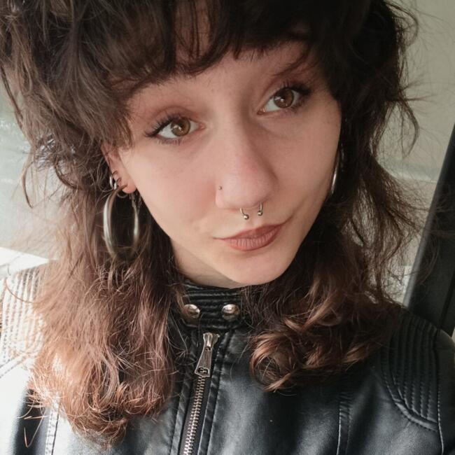 Babysitter in Saint-Martin-d'Hères: Lucie mial