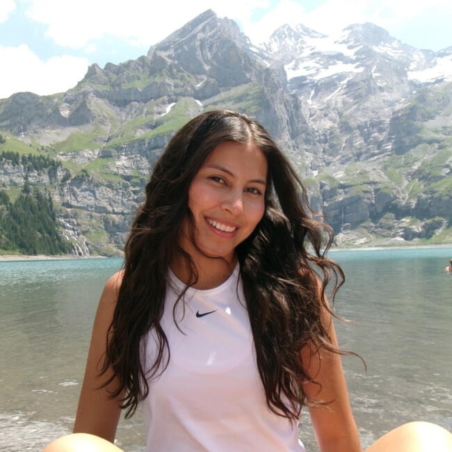 Babysitter in Geneva: Dayanara