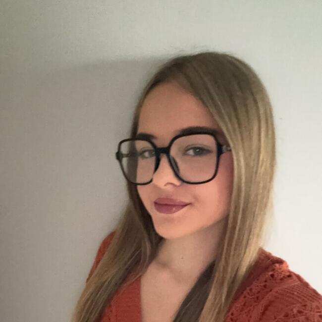 Babysitter in Hersin-Coupigny: Jade