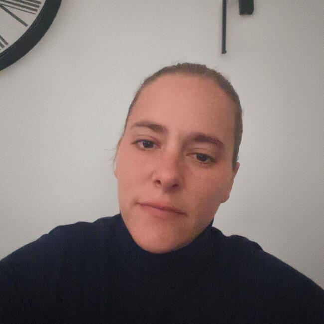 Babysitter στην περιοχή Γλυφάδα: Λινα