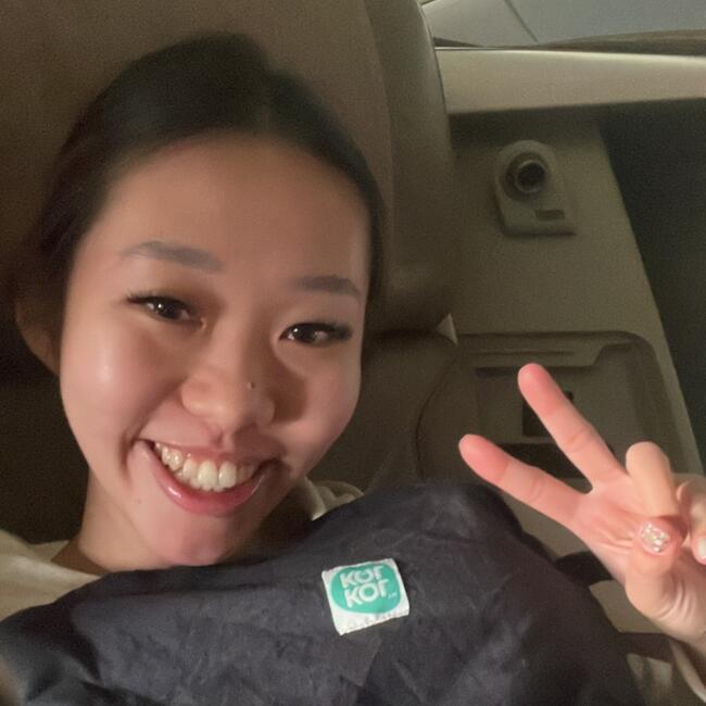 Babysitter in Singapore: Heather