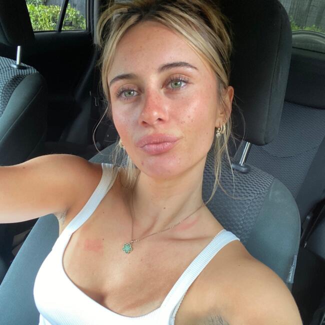 Babysitter in Cambridge: Holly