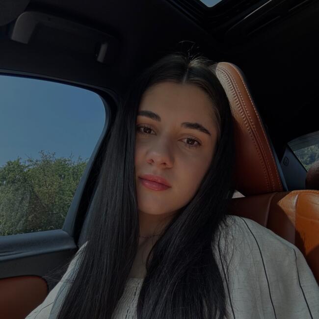 Babysitter in Mount Prospect: Mariia