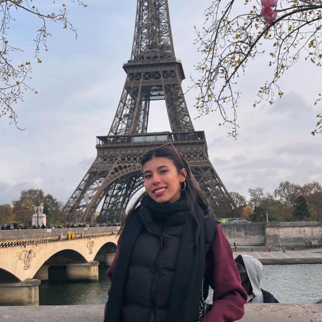 Babysitter in Écublens: Ines