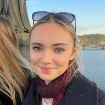 Babysitter in Olomouc: Laura