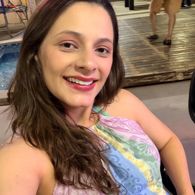 Emprego de babá em Goiânia: Débora