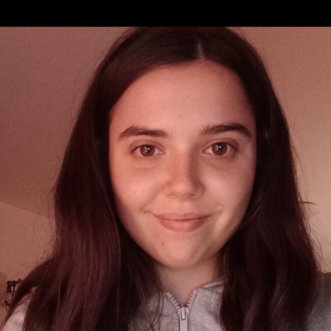 Babysitter in Montluçon: Hina