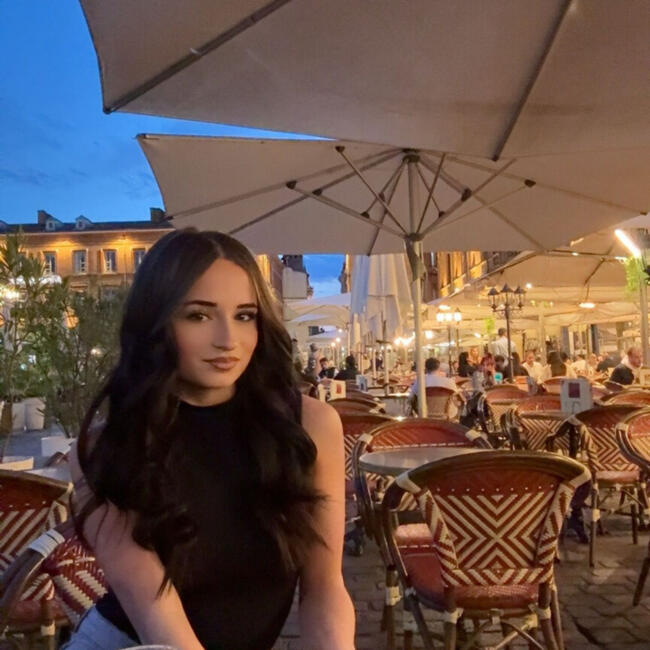 Babysitter in Toulouse: Lorena