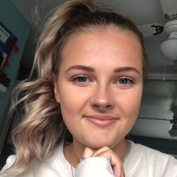 Babysitter in Hull: Katie