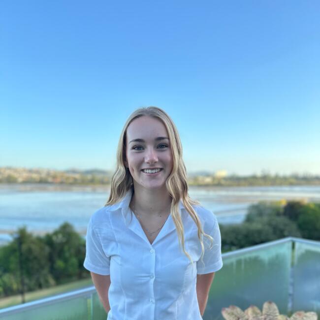 Babysitter in Red Beach: Greer