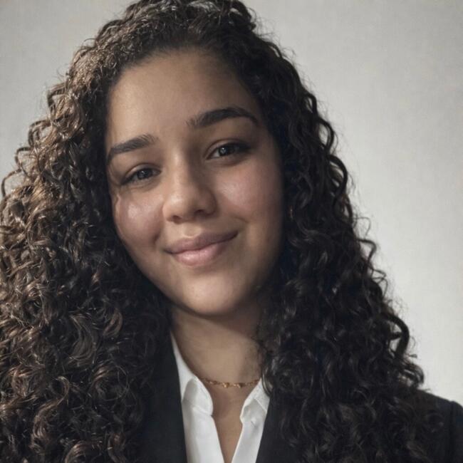 Babysitter in Charleroi: Gabriely