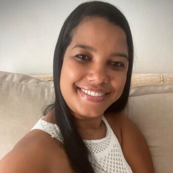 Babysitter in Salvador: Isabel