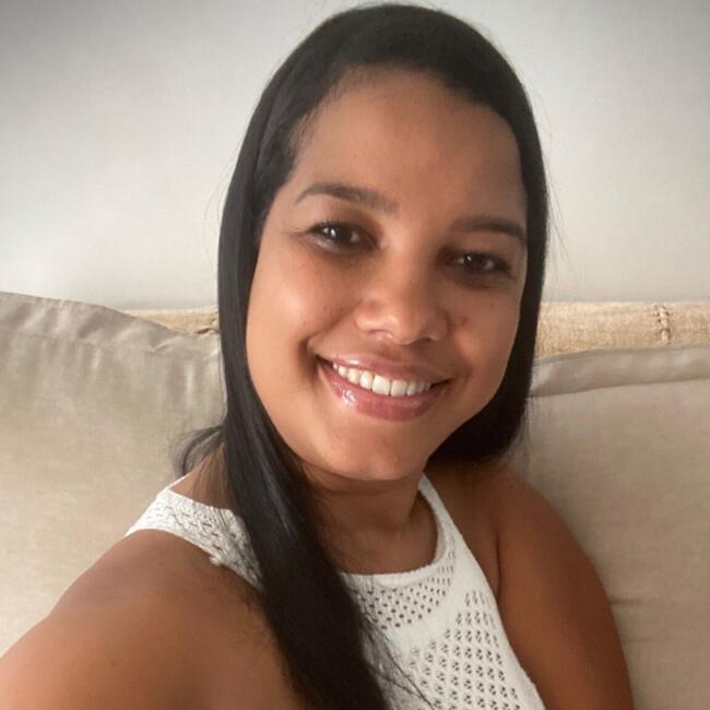 Babysitter in Salvador: Isabel