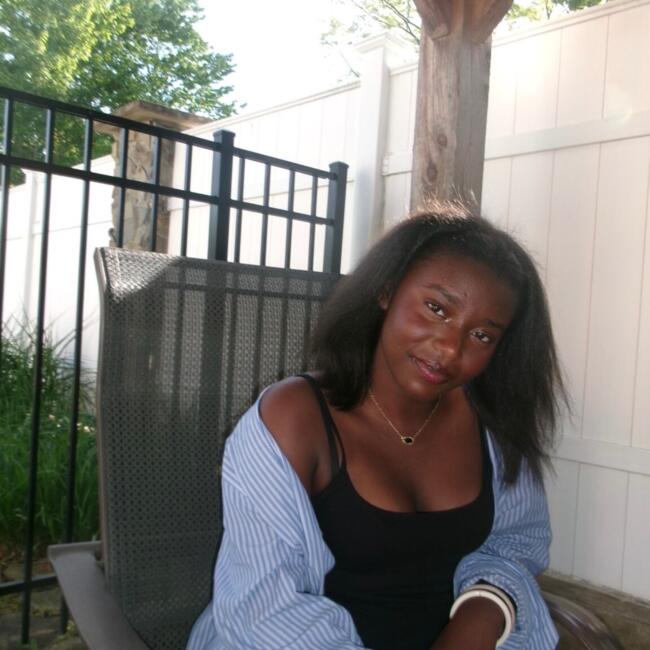 Babysitter in Molenbeek-Saint-Jean/Sint-Jans-Molenbeek: Olivia