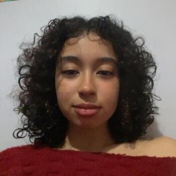 Babysitter in Macaé: Fabieny