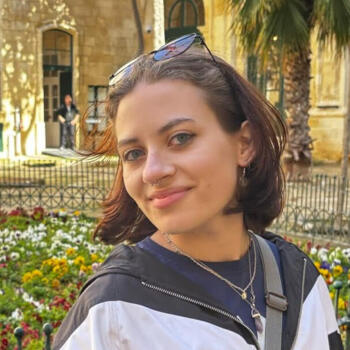 Babysitter in Dublin: Ava