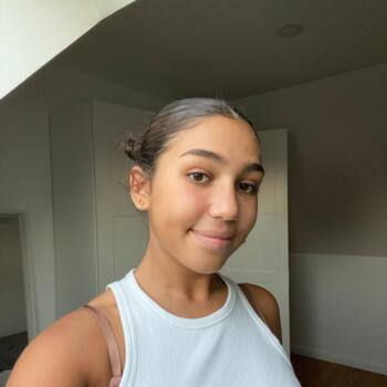Babysitter in Savigny-sur-Orge: Neila