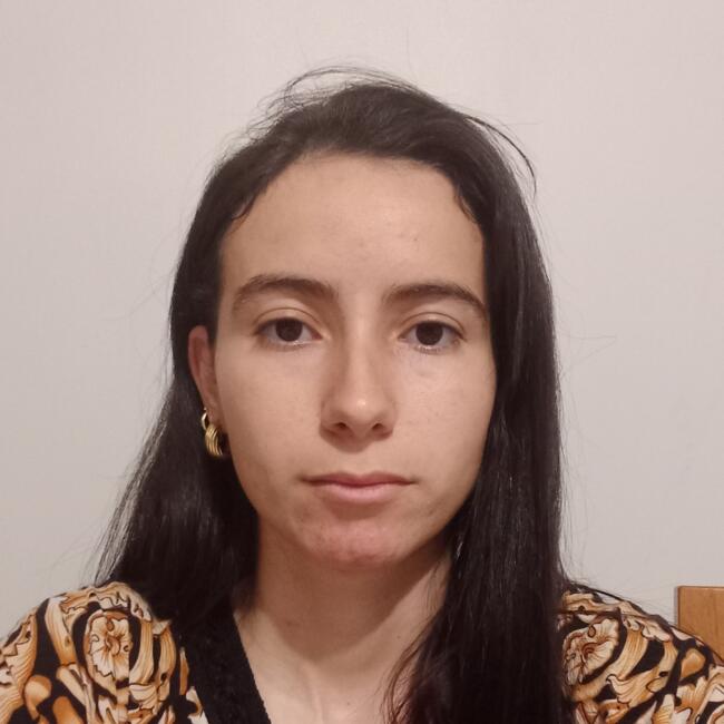 Babysitter in Thuir: Malika