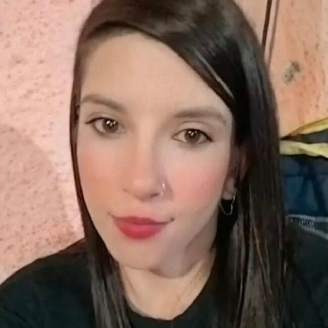 Babysitter in Cabo Frio: Claudia