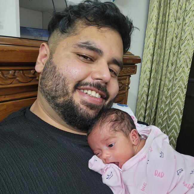 दिल्ली में बेबीसिटिंग की नौकरी: Nitin