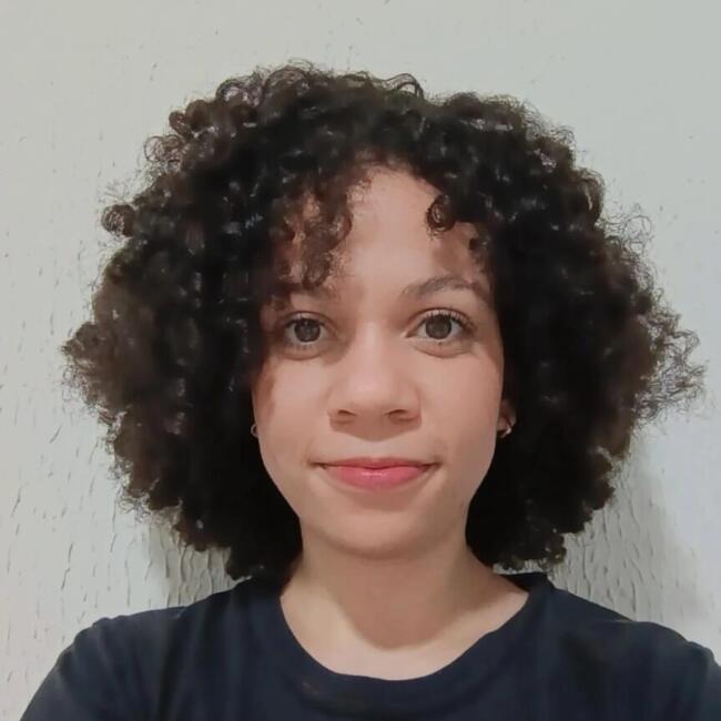 Babá em Fortaleza: Juliana