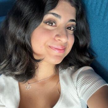 Babysitter Calgary: Warisha