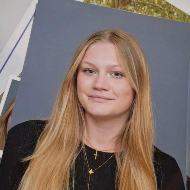 Babysitter in Saint-Alban-de-Montbel: Lilou