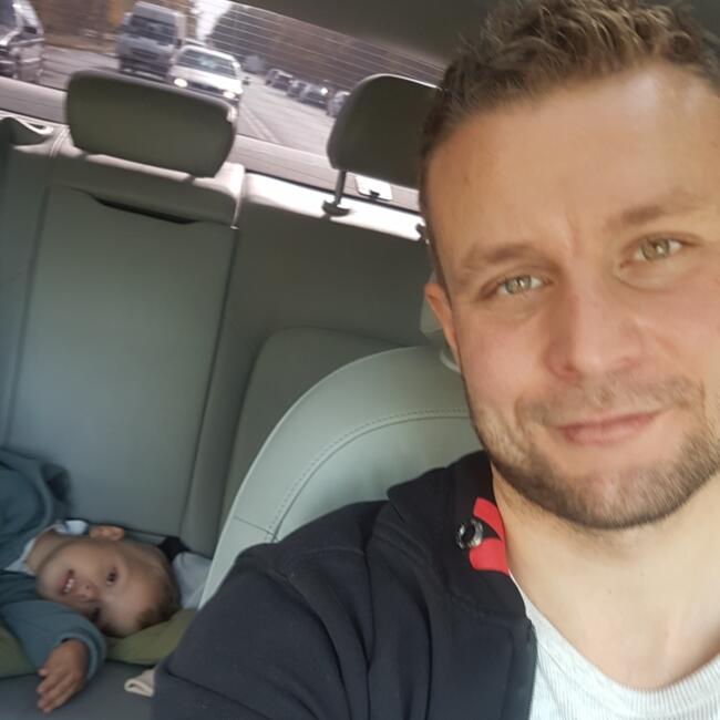 Δουλειά για babysitter στην περιοχή Κισινάου: Igor