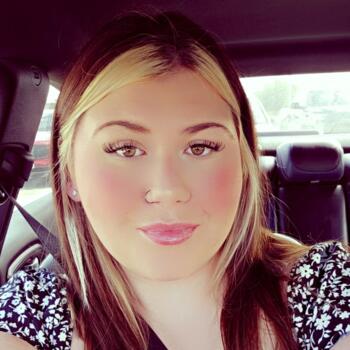 Baby-sitter in Lawrence: Allie