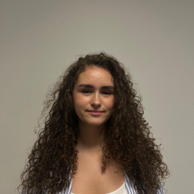 Babysitter in Les Molières: Clemence