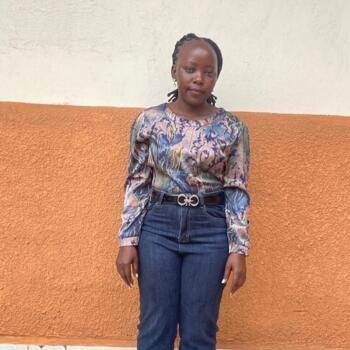 Niñera en Dubái: VIOLA