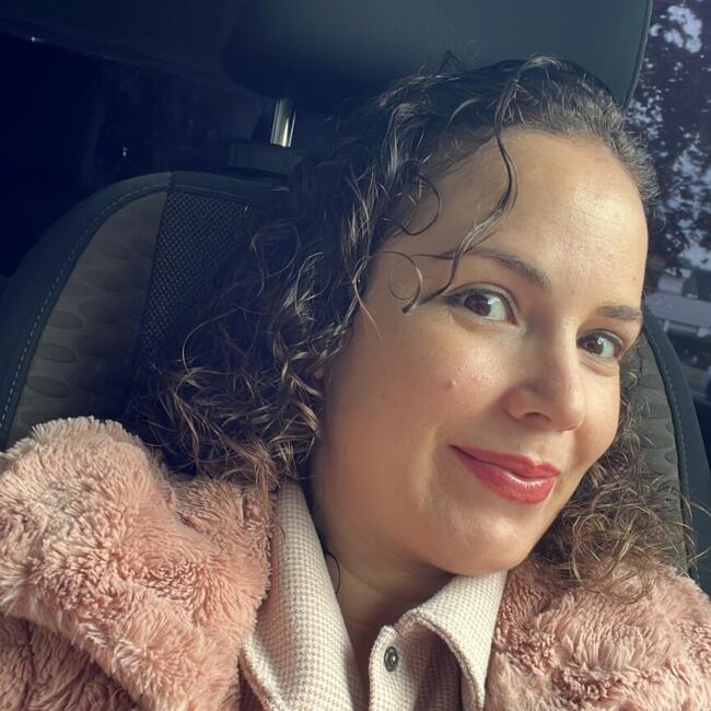 Babysitter in Oostrozebeke: Khira