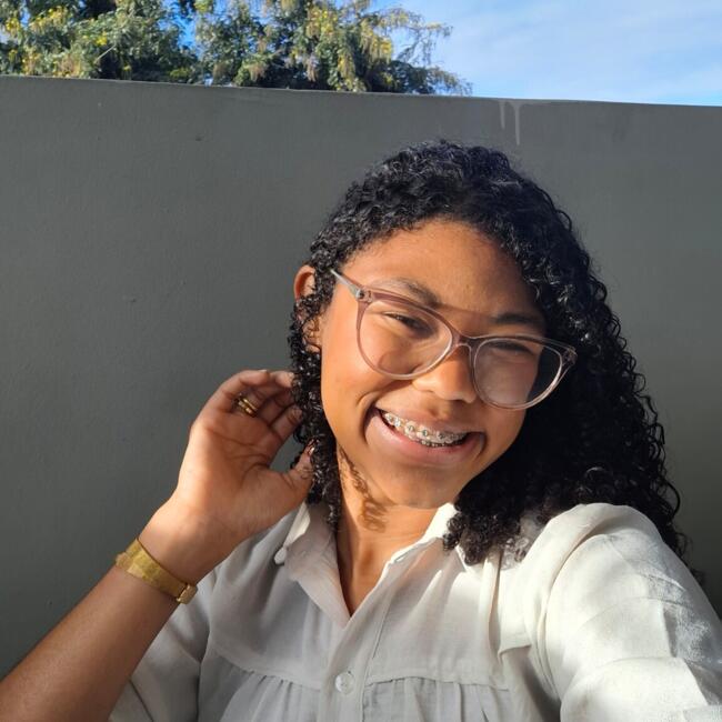 Babysitter in Serra: Khatrinia